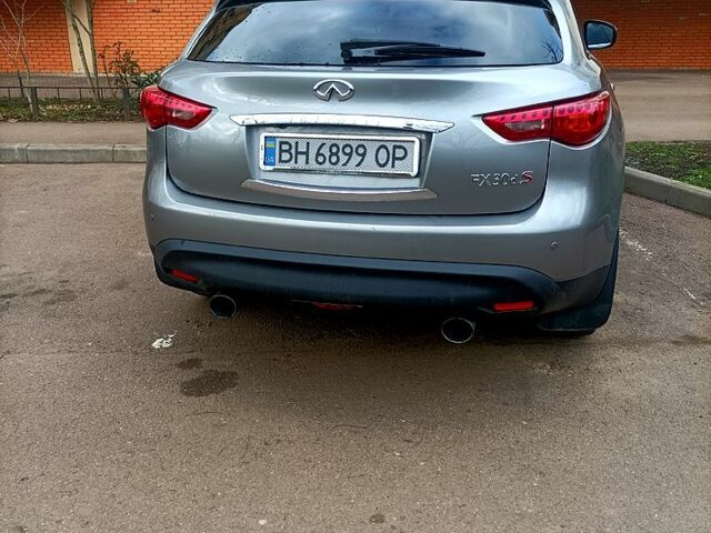 Инфинити ФХ, объемом двигателя 3 л и пробегом 145 тыс. км за 20000 $, фото 1 на Automoto.ua