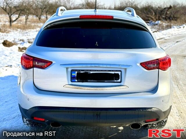 Инфинити ФХ, объемом двигателя 37 л и пробегом 120 тыс. км за 16500 $, фото 4 на Automoto.ua