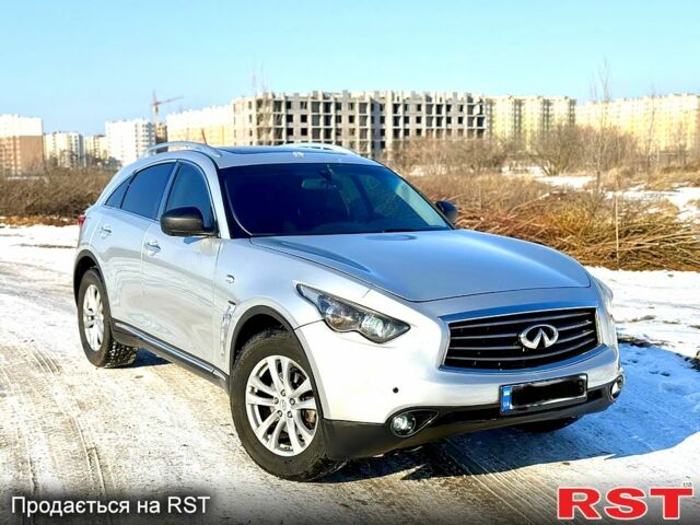 Инфинити ФХ, объемом двигателя 37 л и пробегом 120 тыс. км за 16500 $, фото 2 на Automoto.ua