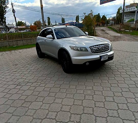 Сірий Інфініті ФХ, об'ємом двигуна 3.5 л та пробігом 292 тис. км за 7000 $, фото 1 на Automoto.ua