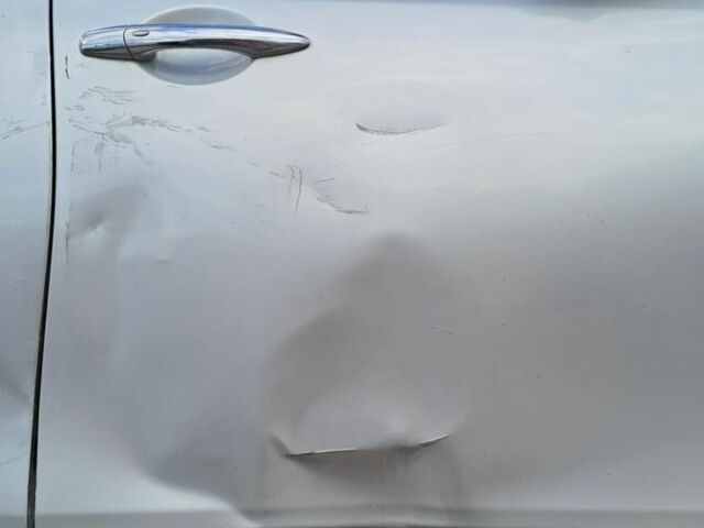 Серый Инфинити ФХ, объемом двигателя 3.5 л и пробегом 180 тыс. км за 8000 $, фото 6 на Automoto.ua