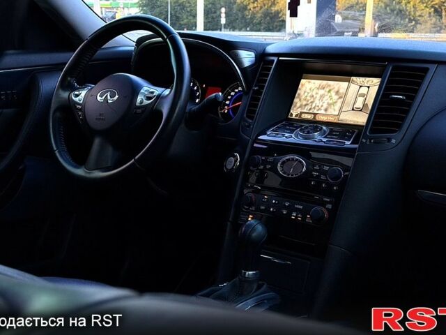 Серый Инфинити ФХ, объемом двигателя 3.5 л и пробегом 143 тыс. км за 14800 $, фото 6 на Automoto.ua