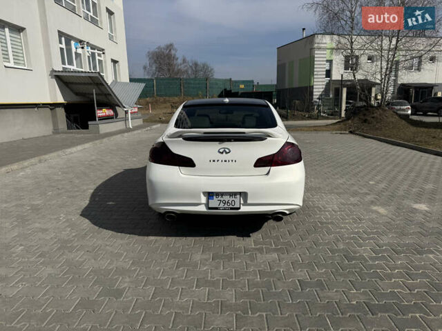 Белый Инфинити Г, объемом двигателя 2.5 л и пробегом 227 тыс. км за 9500 $, фото 6 на Automoto.ua