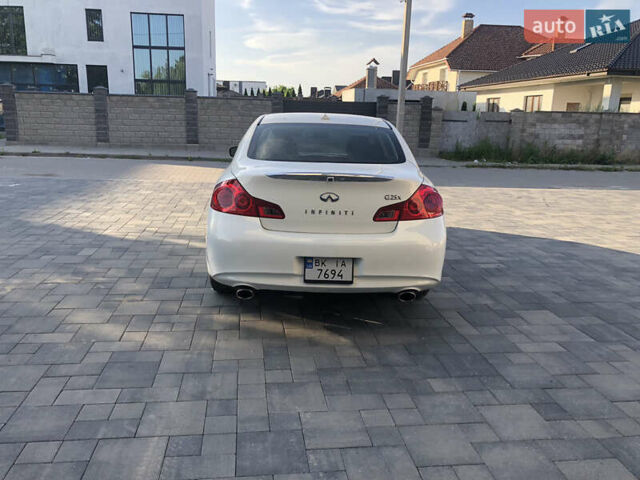 Білий Інфініті Г, об'ємом двигуна 2.5 л та пробігом 186 тис. км за 11200 $, фото 7 на Automoto.ua