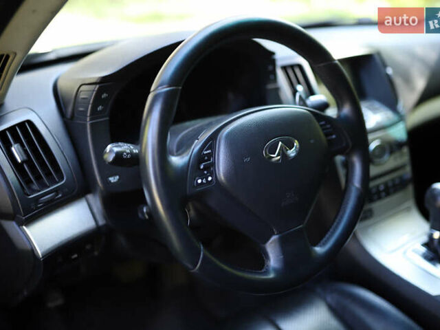 Черный Инфинити Г, объемом двигателя 3.5 л и пробегом 206 тыс. км за 8200 $, фото 6 на Automoto.ua