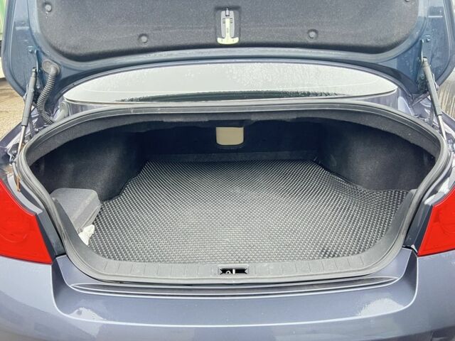 Серый Инфинити Г, объемом двигателя 3.5 л и пробегом 180 тыс. км за 6500 $, фото 7 на Automoto.ua