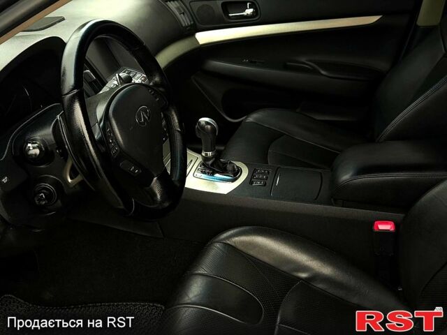 Сірий Інфініті Г, об'ємом двигуна 3.5 л та пробігом 261 тис. км за 6700 $, фото 4 на Automoto.ua