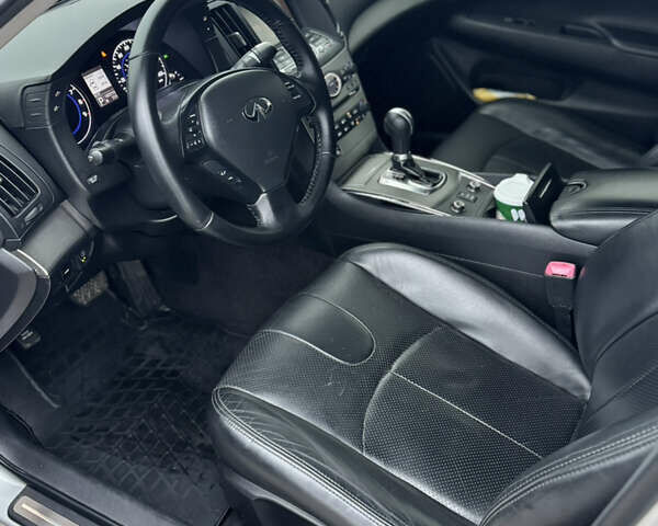 Серый Инфинити Г, объемом двигателя 2.5 л и пробегом 280 тыс. км за 10000 $, фото 7 на Automoto.ua