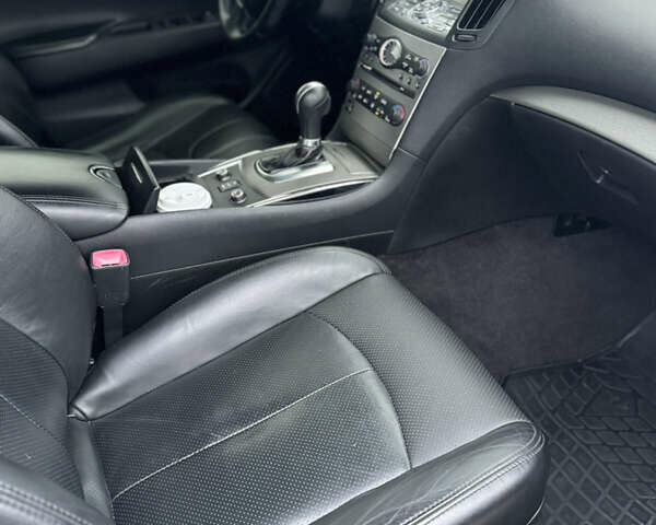 Серый Инфинити Г, объемом двигателя 2.5 л и пробегом 280 тыс. км за 10000 $, фото 10 на Automoto.ua