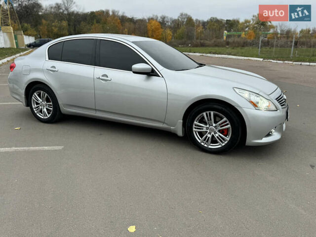 Серый Инфинити Г, объемом двигателя 2.5 л и пробегом 280 тыс. км за 10000 $, фото 3 на Automoto.ua