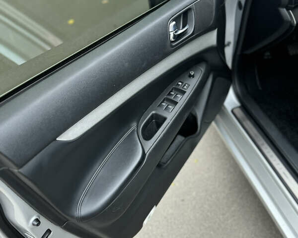 Серый Инфинити Г, объемом двигателя 2.5 л и пробегом 280 тыс. км за 10000 $, фото 8 на Automoto.ua