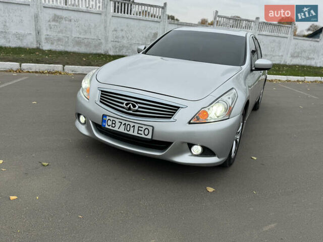 Серый Инфинити Г, объемом двигателя 2.5 л и пробегом 280 тыс. км за 10000 $, фото 1 на Automoto.ua