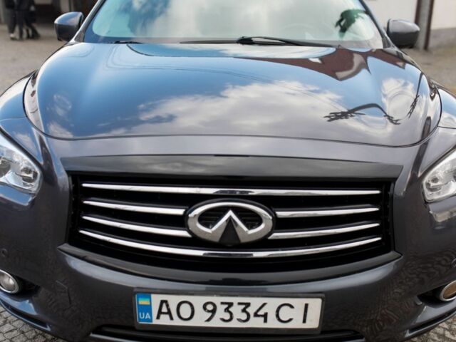 Серый Инфинити ЖХ, объемом двигателя 0 л и пробегом 187 тыс. км за 15000 $, фото 2 на Automoto.ua