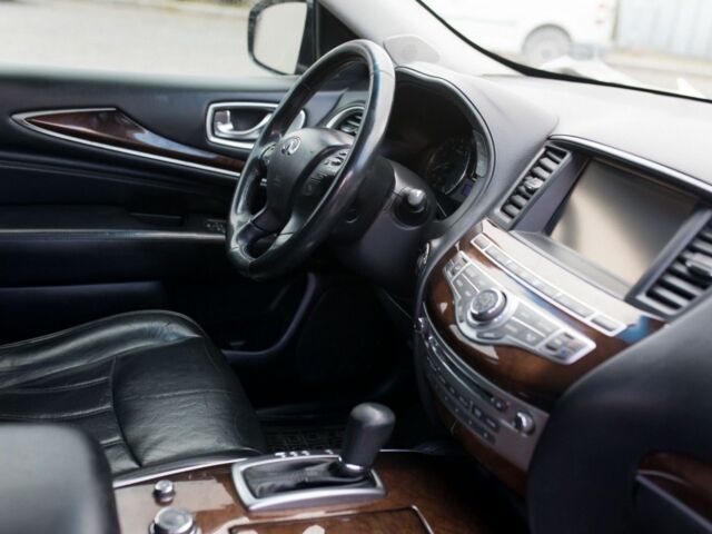 Серый Инфинити ЖХ, объемом двигателя 0 л и пробегом 187 тыс. км за 15000 $, фото 13 на Automoto.ua