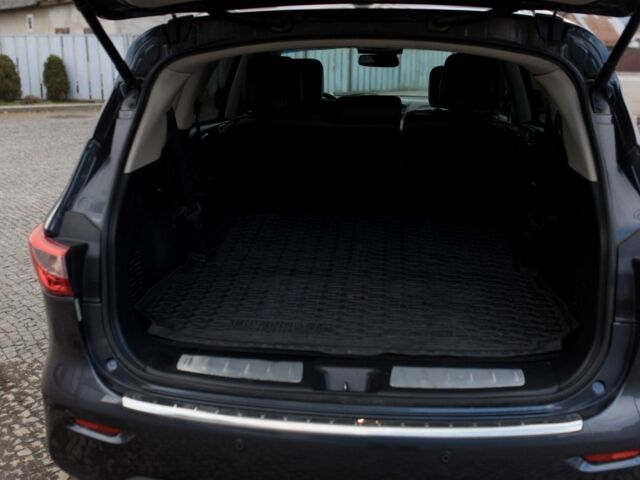 Серый Инфинити ЖХ, объемом двигателя 0 л и пробегом 187 тыс. км за 15000 $, фото 7 на Automoto.ua