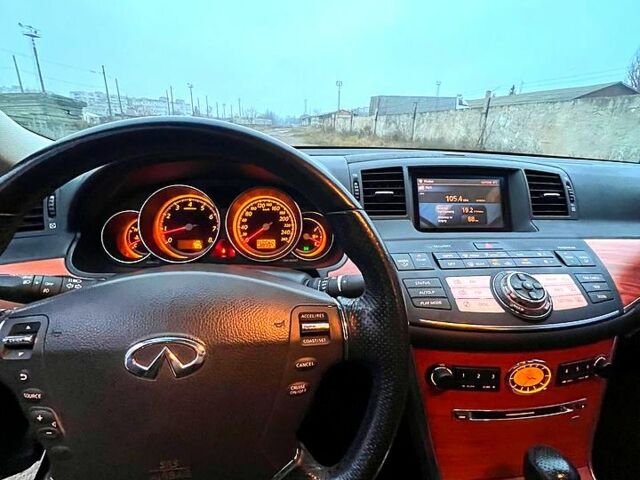 Черный Инфинити М, объемом двигателя 4.5 л и пробегом 150 тыс. км за 6900 $, фото 4 на Automoto.ua