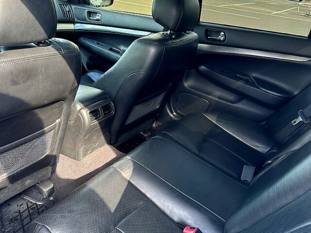 Серый Инфинити Кью, объемом двигателя 2.5 л и пробегом 199 тыс. км за 7850 $, фото 3 на Automoto.ua