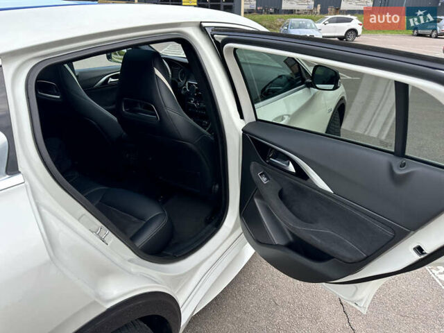 Білий Інфініті Q30, об'ємом двигуна 2.2 л та пробігом 94 тис. км за 19500 $, фото 24 на Automoto.ua