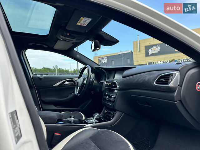 Білий Інфініті Q30, об'ємом двигуна 2.2 л та пробігом 94 тис. км за 19500 $, фото 29 на Automoto.ua