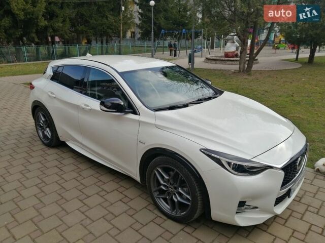 Белый Инфинити Q30, объемом двигателя 2.2 л и пробегом 191 тыс. км за 18200 $, фото 2 на Automoto.ua