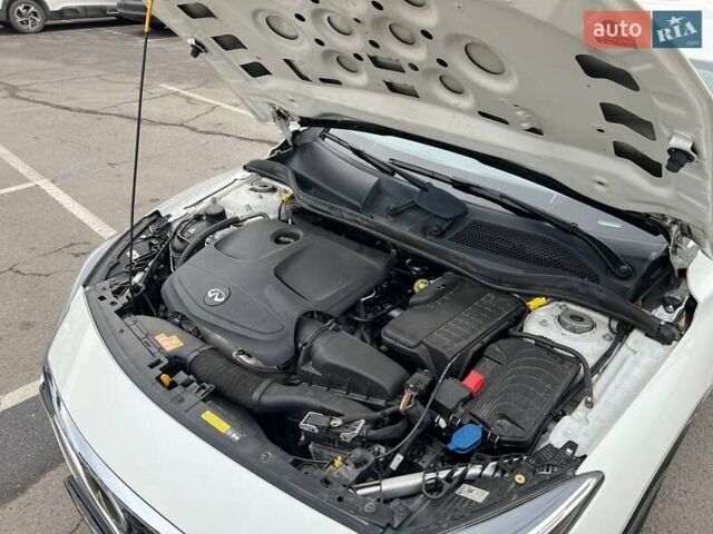 Білий Інфініті Q30, об'ємом двигуна 1.6 л та пробігом 74 тис. км за 18499 $, фото 14 на Automoto.ua