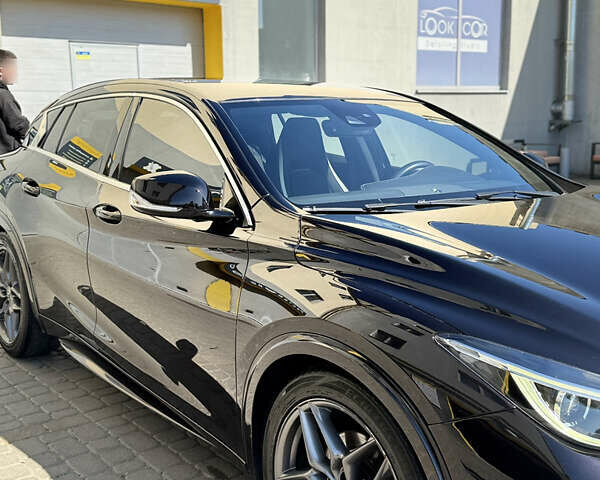 Черный Инфинити Q30, объемом двигателя 1.99 л и пробегом 155 тыс. км за 15400 $, фото 10 на Automoto.ua