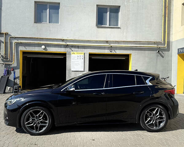 Черный Инфинити Q30, объемом двигателя 1.99 л и пробегом 155 тыс. км за 15400 $, фото 7 на Automoto.ua