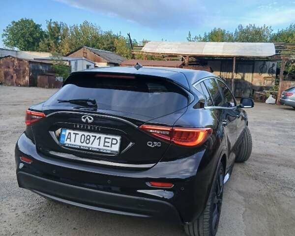 Чорний Інфініті Q30, об'ємом двигуна 1.46 л та пробігом 141 тис. км за 16950 $, фото 6 на Automoto.ua