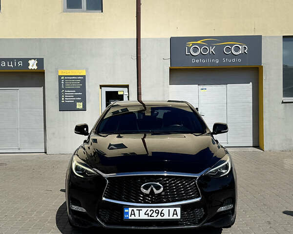 Черный Инфинити Q30, объемом двигателя 1.99 л и пробегом 155 тыс. км за 15400 $, фото 2 на Automoto.ua