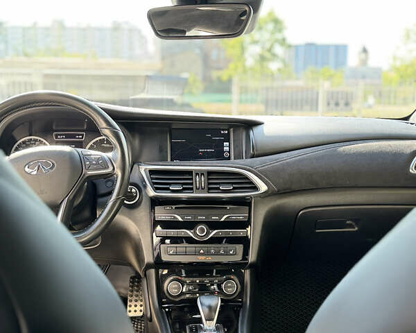 Черный Инфинити Q30, объемом двигателя 1.99 л и пробегом 155 тыс. км за 15400 $, фото 17 на Automoto.ua