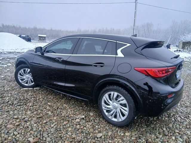 Черный Инфинити Q30, объемом двигателя 1.5 л и пробегом 143 тыс. км за 15950 $, фото 4 на Automoto.ua