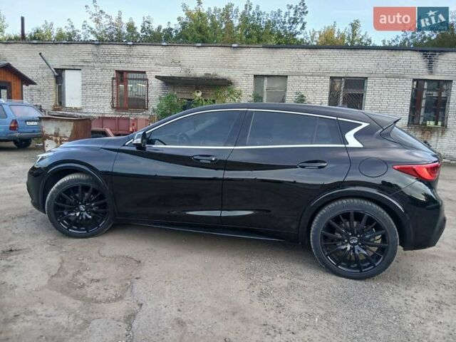 Чорний Інфініті Q30, об'ємом двигуна 1.46 л та пробігом 141 тис. км за 16950 $, фото 11 на Automoto.ua