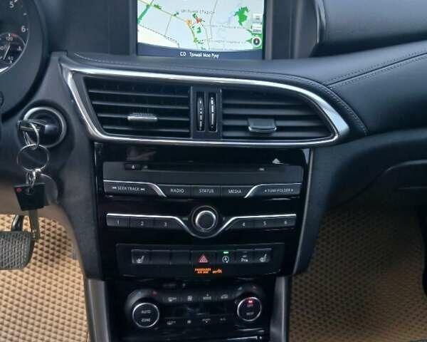 Чорний Інфініті Q30, об'ємом двигуна 1.46 л та пробігом 141 тис. км за 16950 $, фото 13 на Automoto.ua