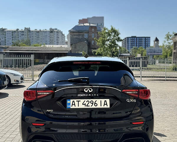 Черный Инфинити Q30, объемом двигателя 1.99 л и пробегом 155 тыс. км за 15400 $, фото 3 на Automoto.ua