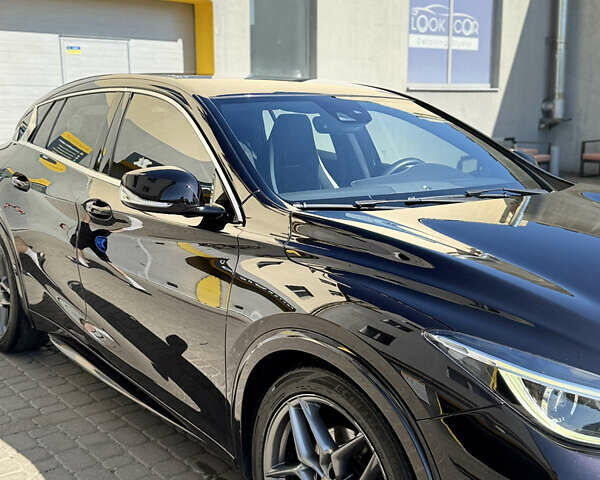 Черный Инфинити Q30, объемом двигателя 1.99 л и пробегом 155 тыс. км за 15400 $, фото 12 на Automoto.ua