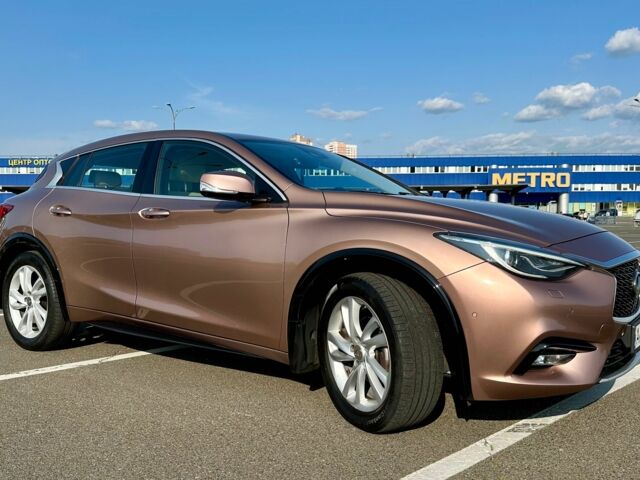 Коричневый Инфинити Q30, объемом двигателя 1.6 л и пробегом 87 тыс. км за 21400 $, фото 1 на Automoto.ua