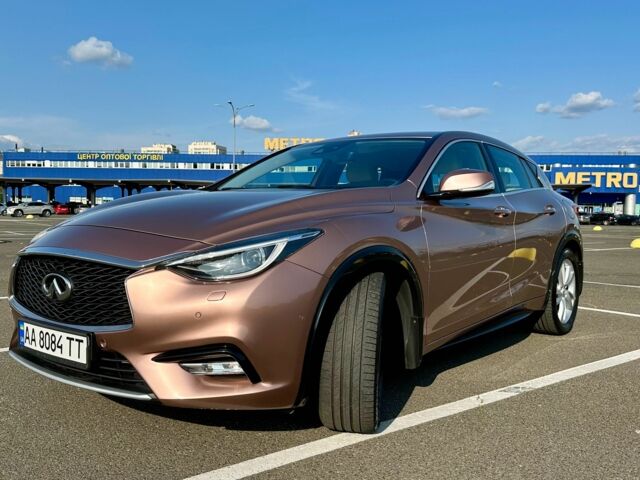 Коричневый Инфинити Q30, объемом двигателя 1.6 л и пробегом 87 тыс. км за 21400 $, фото 2 на Automoto.ua