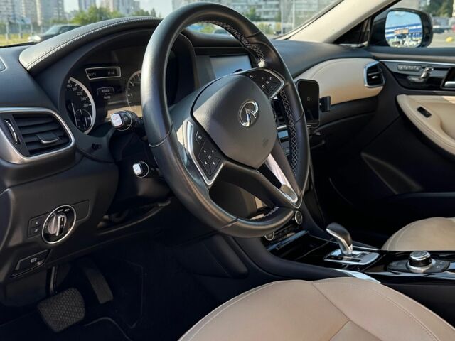 Коричневый Инфинити Q30, объемом двигателя 1.6 л и пробегом 87 тыс. км за 21400 $, фото 7 на Automoto.ua