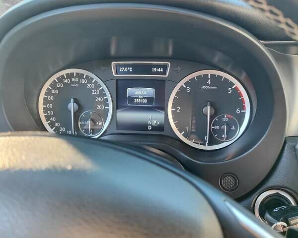 Инфинити Q30, объемом двигателя 1.5 л и пробегом 258 тыс. км за 16499 $, фото 6 на Automoto.ua