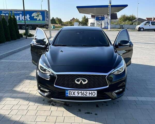 Инфинити Q30, объемом двигателя 1.5 л и пробегом 258 тыс. км за 16499 $, фото 2 на Automoto.ua