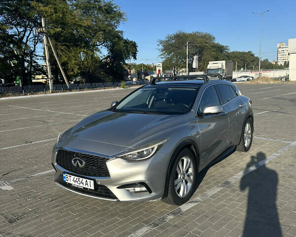 Сірий Інфініті Q30, об'ємом двигуна 2.14 л та пробігом 200 тис. км за 14200 $, фото 2 на Automoto.ua