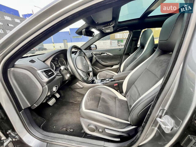 Серый Инфинити Q30, объемом двигателя 2.2 л и пробегом 82 тыс. км за 16500 $, фото 8 на Automoto.ua