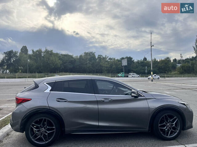 Серый Инфинити Q30, объемом двигателя 1.99 л и пробегом 77 тыс. км за 16900 $, фото 6 на Automoto.ua