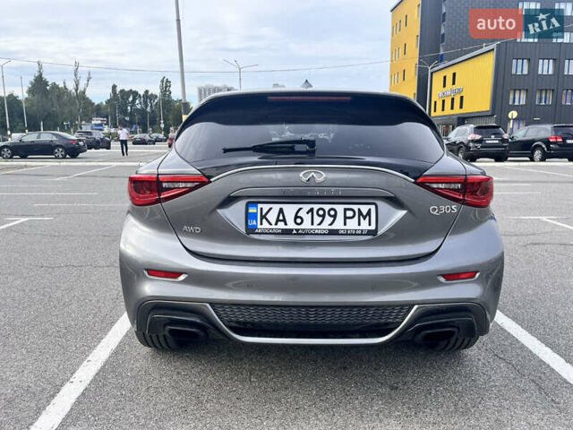 Серый Инфинити Q30, объемом двигателя 1.99 л и пробегом 77 тыс. км за 16900 $, фото 4 на Automoto.ua