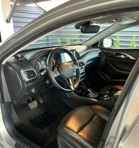 Сірий Інфініті Q30, об'ємом двигуна 2 л та пробігом 234 тис. км за 13500 $, фото 10 на Automoto.ua