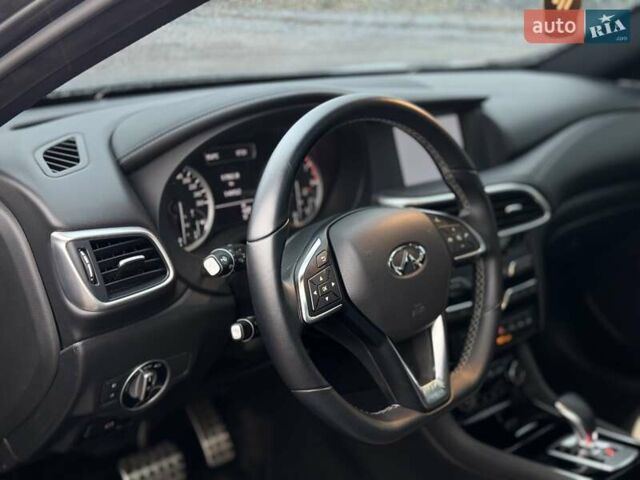 Сірий Інфініті Q30, об'ємом двигуна 1.99 л та пробігом 15 тис. км за 20600 $, фото 28 на Automoto.ua
