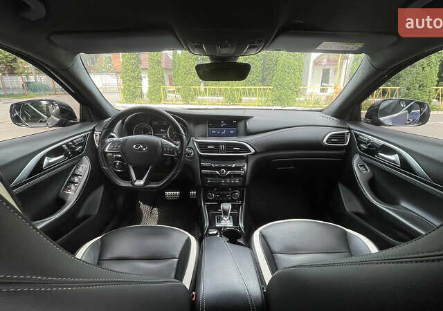 Синий Инфинити Q30, объемом двигателя 1.99 л и пробегом 131 тыс. км за 16900 $, фото 3 на Automoto.ua