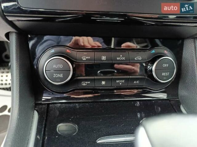 Синий Инфинити Q30, объемом двигателя 1.99 л и пробегом 132 тыс. км за 16600 $, фото 41 на Automoto.ua