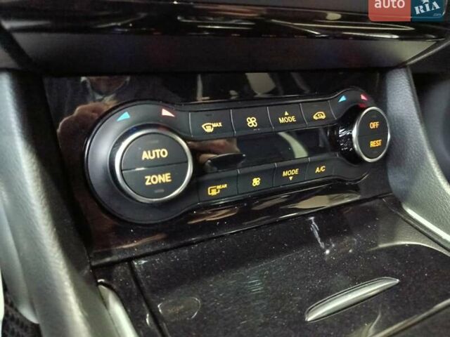Синій Інфініті Q30, об'ємом двигуна 1.99 л та пробігом 132 тис. км за 15999 $, фото 39 на Automoto.ua
