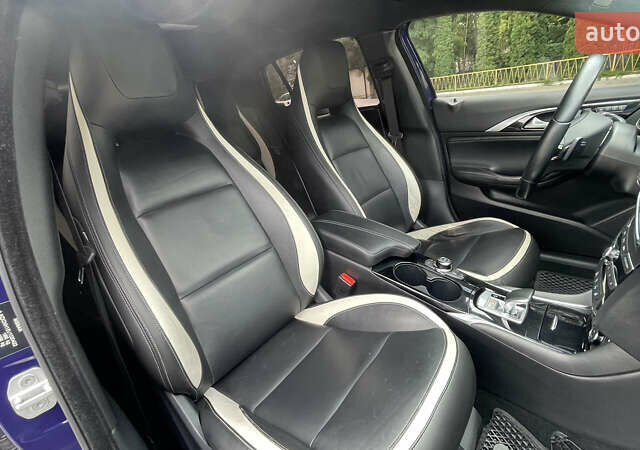Синий Инфинити Q30, объемом двигателя 1.99 л и пробегом 131 тыс. км за 16900 $, фото 5 на Automoto.ua